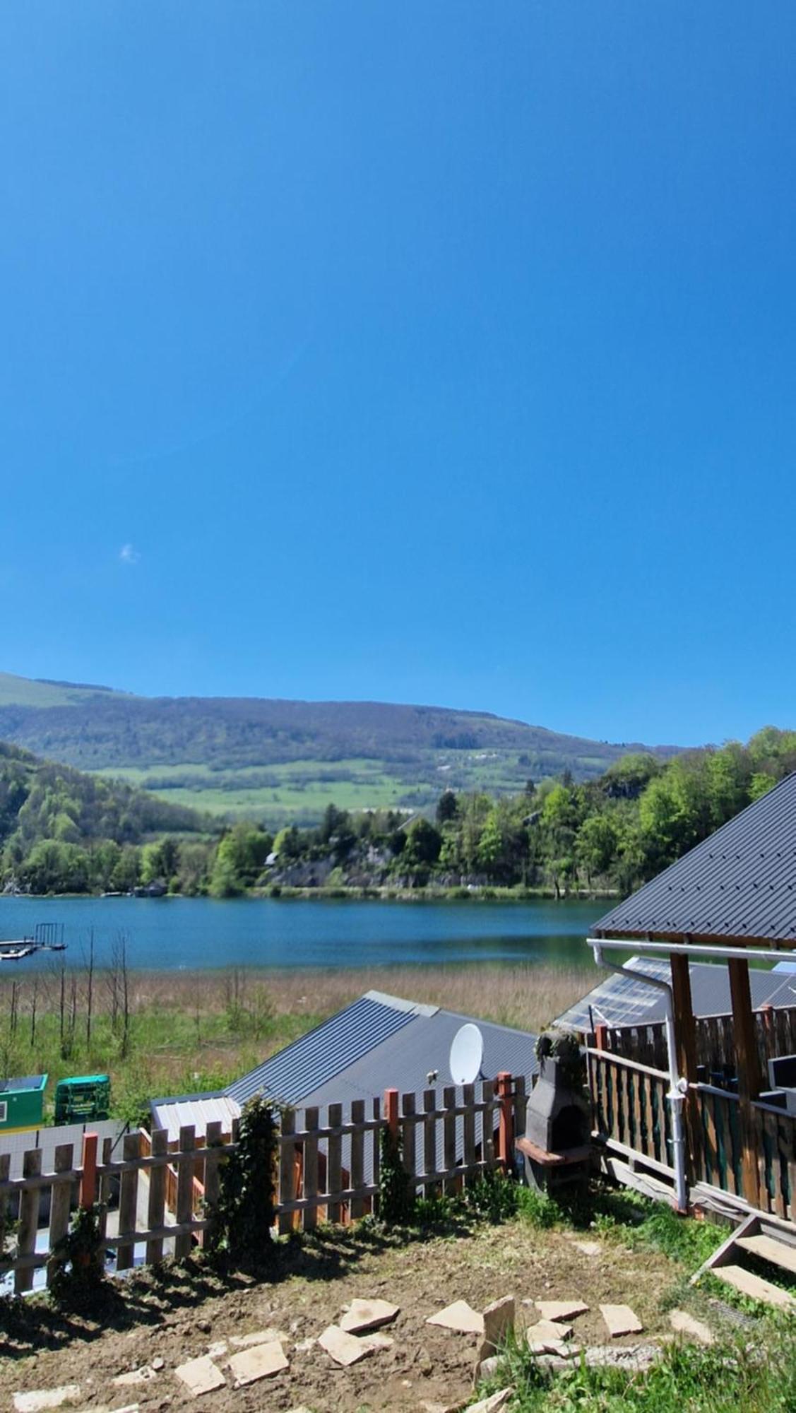 Chalet Bord De Lac Avec Piscine N2E Laffrey Exteriér fotografie